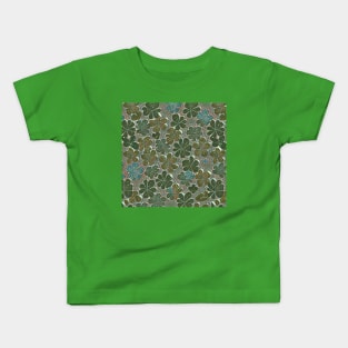 Scattered Clover 7 (MD23Pat004b) Kids T-Shirt